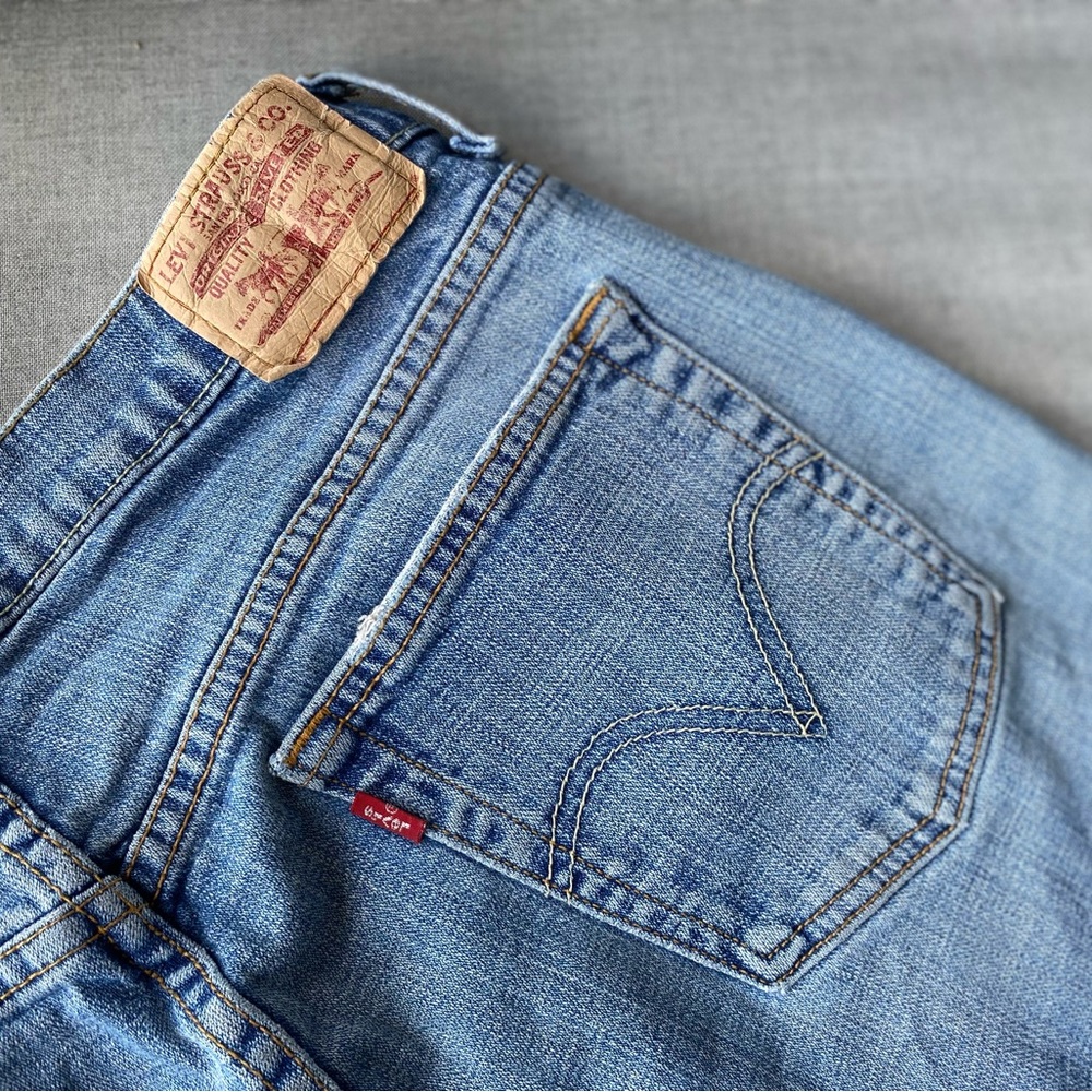 Vintage Levi’s 505 Jeans (10) - Picture 6 of 11